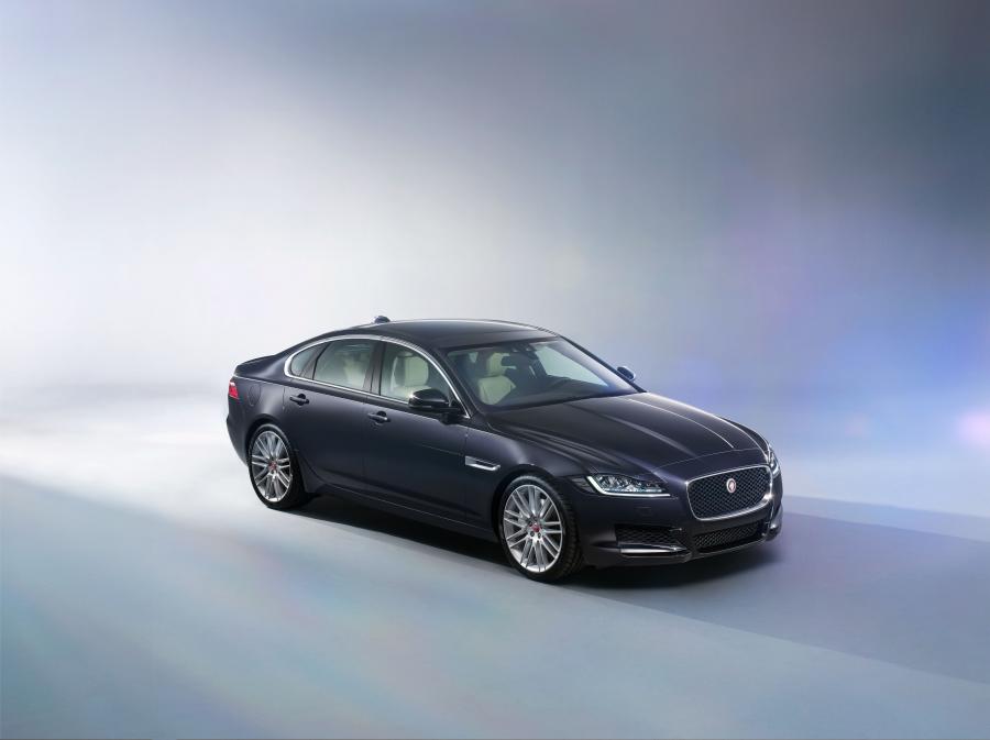 Jaguar XF Portfolio '2015